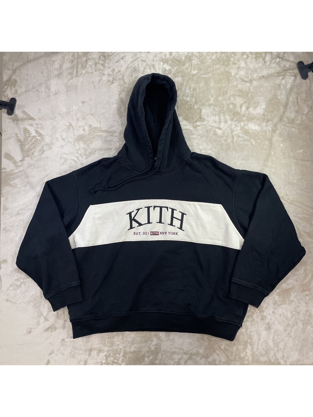 KITH Hoodie Black Cream Logo Raglan Pullover Fleece Sweatshirt Mens 2XL